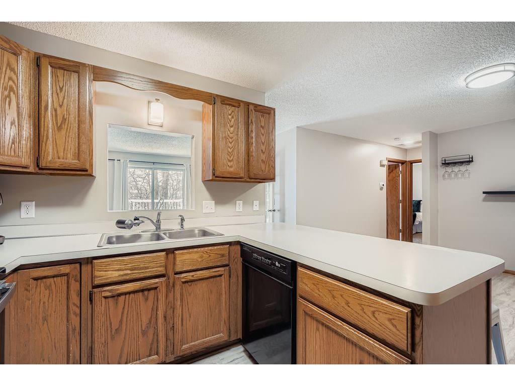 927 Pond View Court Vadnais Heights MN 55127 6824092 image20