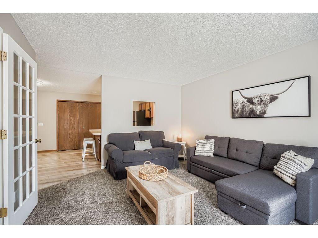 927 Pond View Court Vadnais Heights MN 55127 6824092 image4