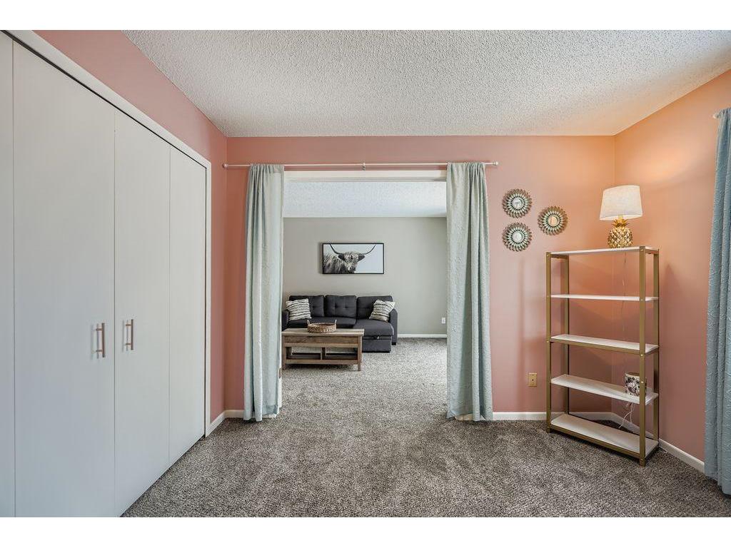 927 Pond View Court Vadnais Heights MN 55127 6824092 image8