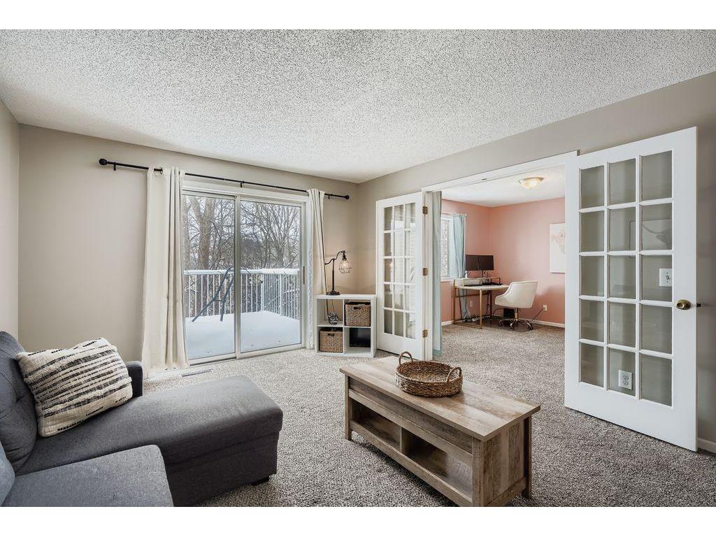 927 Pond View Court Vadnais Heights MN 55127 7045944 image1
