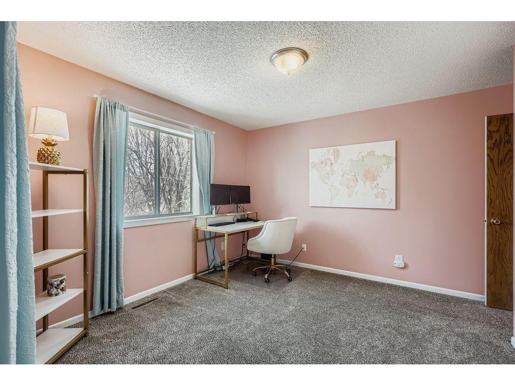927 Pond View Court Vadnais Heights MN 55127 7045944 image11