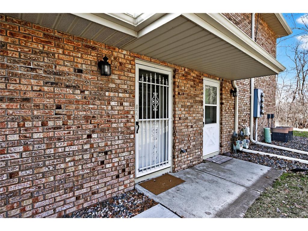 927 Pond View Court Vadnais Heights MN 55127 7045944 image2