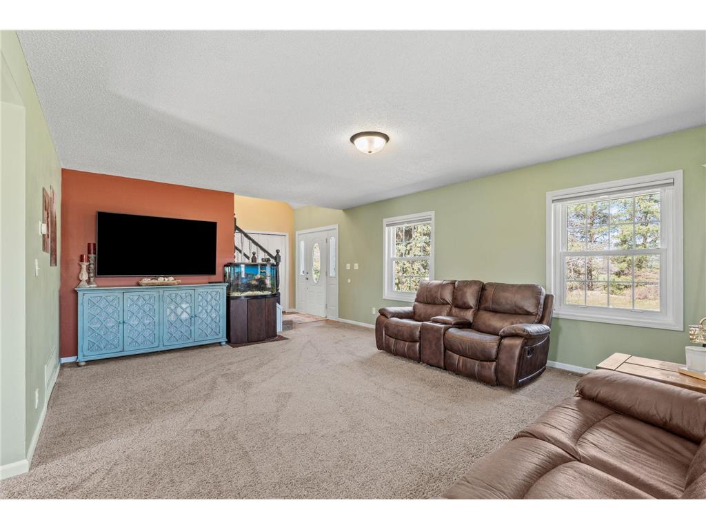 9270 261st Avenue NW Zimmerman MN 55398 7054810 image2