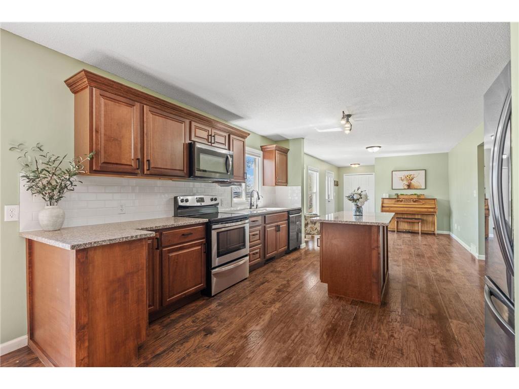 9270 261st Avenue NW Zimmerman MN 55398 7054810 image6