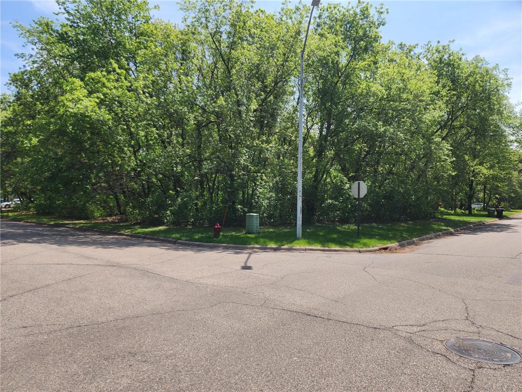 9275 Bataan Street NE Blaine MN 55449 6372677 image1