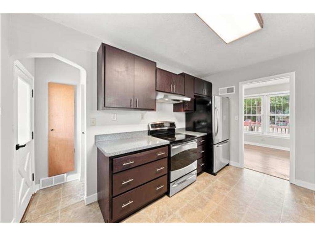 928 2nd Avenue E Shakopee MN 55379 7105100 image15