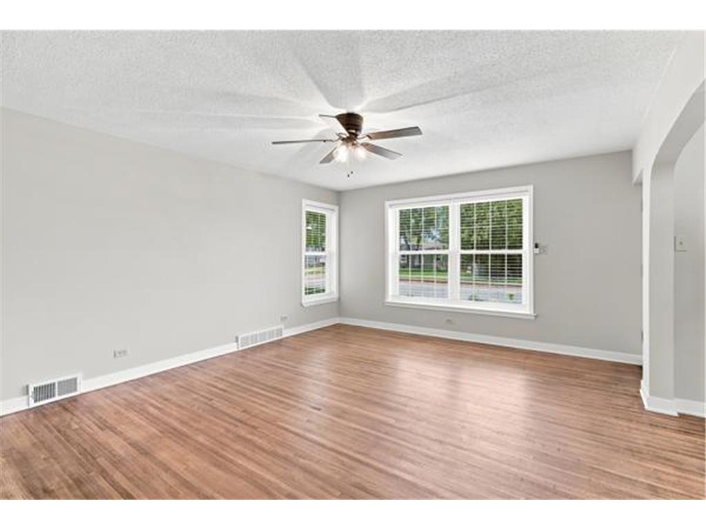 928 2nd Avenue E Shakopee MN 55379 7105100 image5