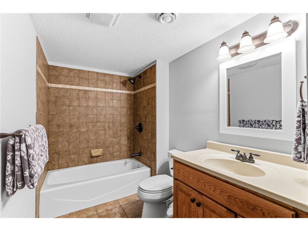 9289 Icosa Street Lakeville MN 55044 7045723 image59