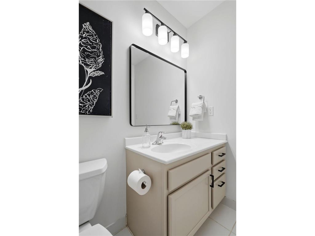 929 Portland Avenue #810 Minneapolis MN 55404 7090815 image24