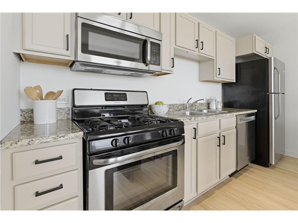 929 Portland Avenue #810 Minneapolis MN 55404 7090815 image5