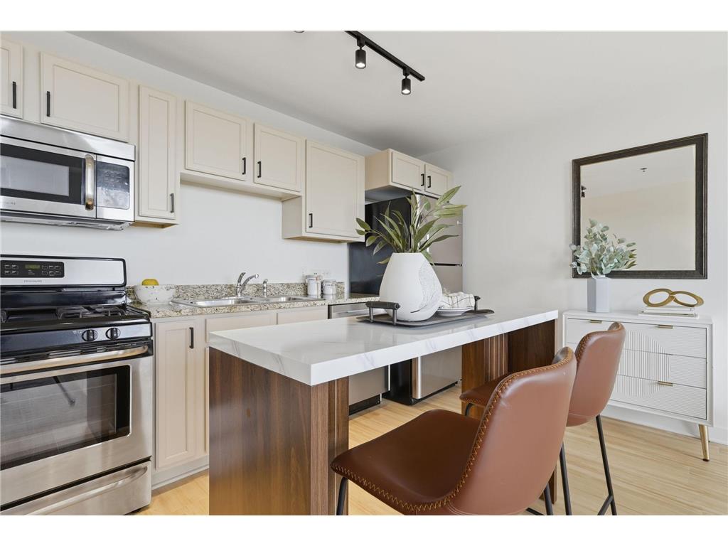 929 Portland Avenue #810 Minneapolis MN 55404 7090815 image6