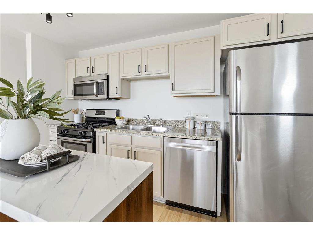 929 Portland Avenue #810 Minneapolis MN 55404 7090815 image7