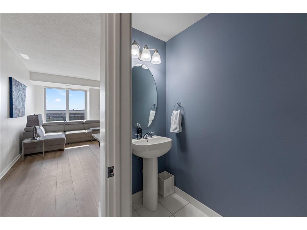 929 Portland Avenue #811 Minneapolis MN 55404 7041380 image14