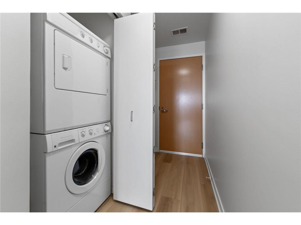 929 Portland Avenue #811 Minneapolis MN 55404 7041380 image16