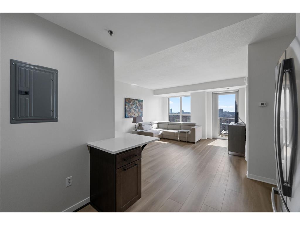 929 Portland Avenue #811 Minneapolis MN 55404 7041380 image3