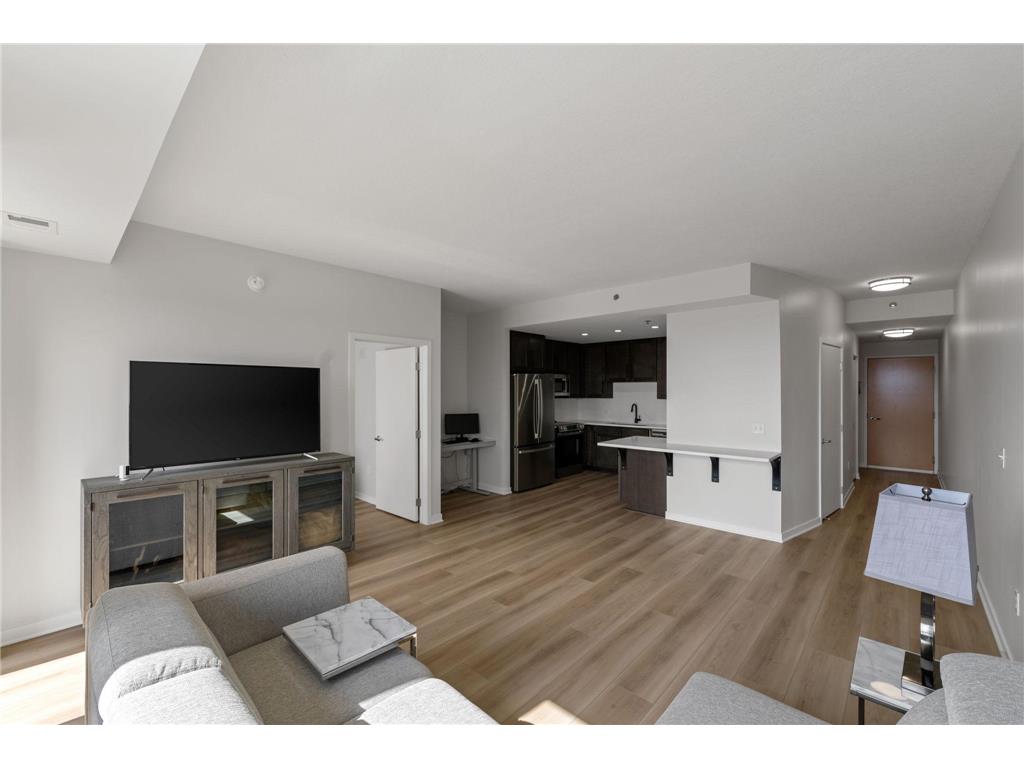 929 Portland Avenue #811 Minneapolis MN 55404 7041380 image4