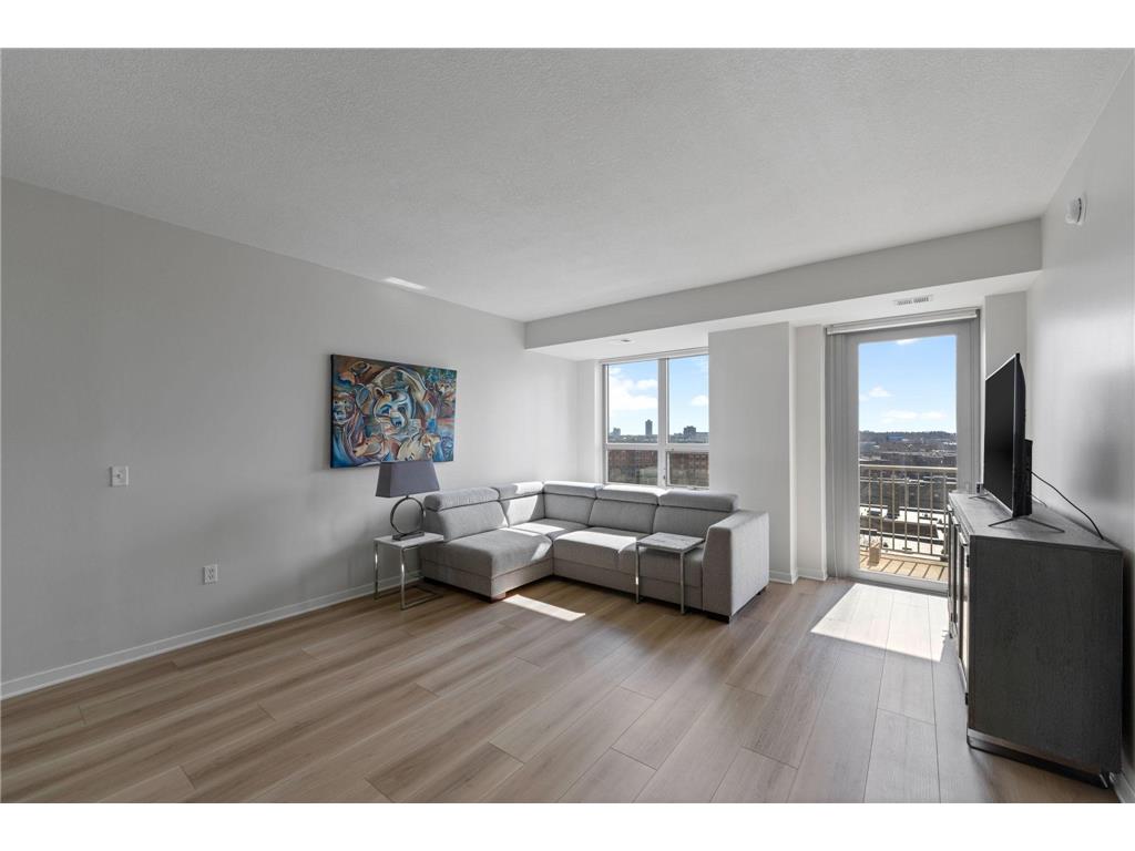 929 Portland Avenue #811 Minneapolis MN 55404 7041380 image5