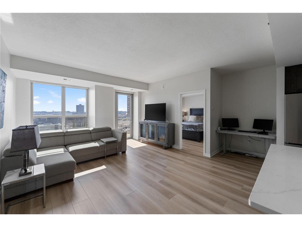 929 Portland Avenue #811 Minneapolis MN 55404 7041380 image7