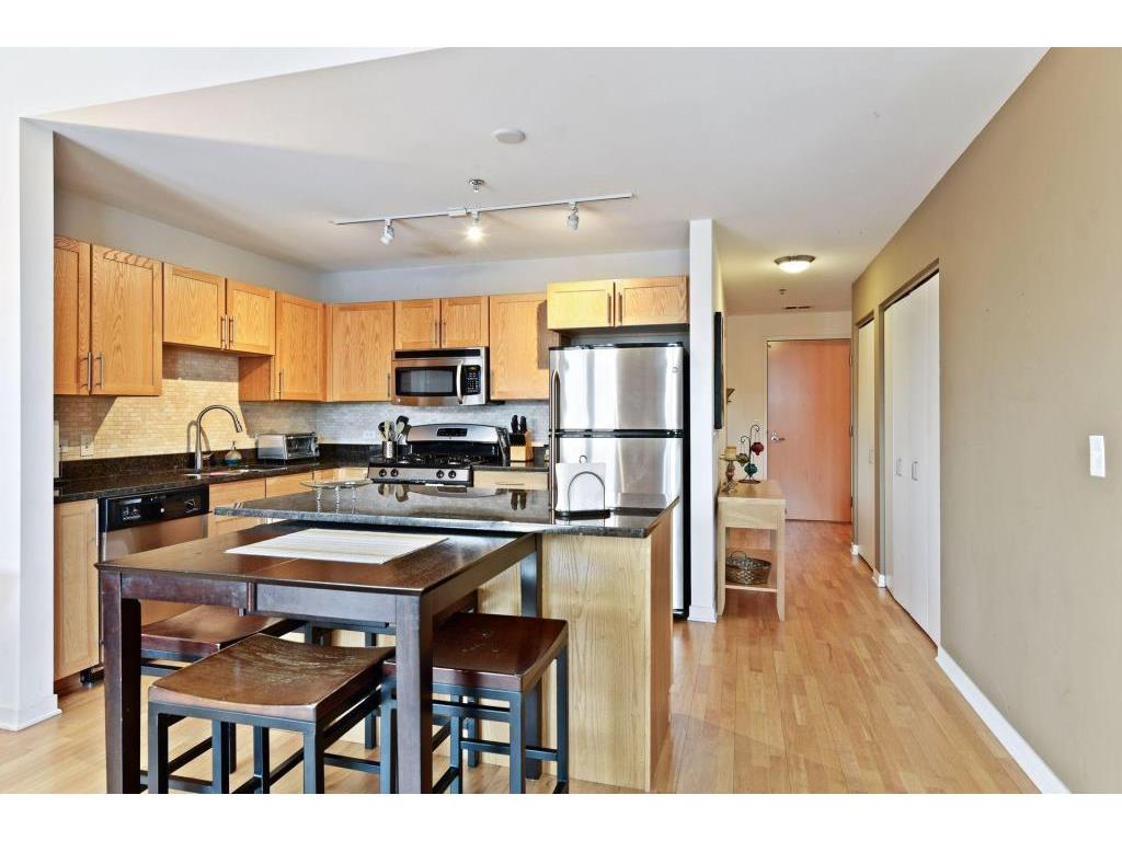 929 Portland Avenue S #1203 Minneapolis MN 55404 7093385 image4