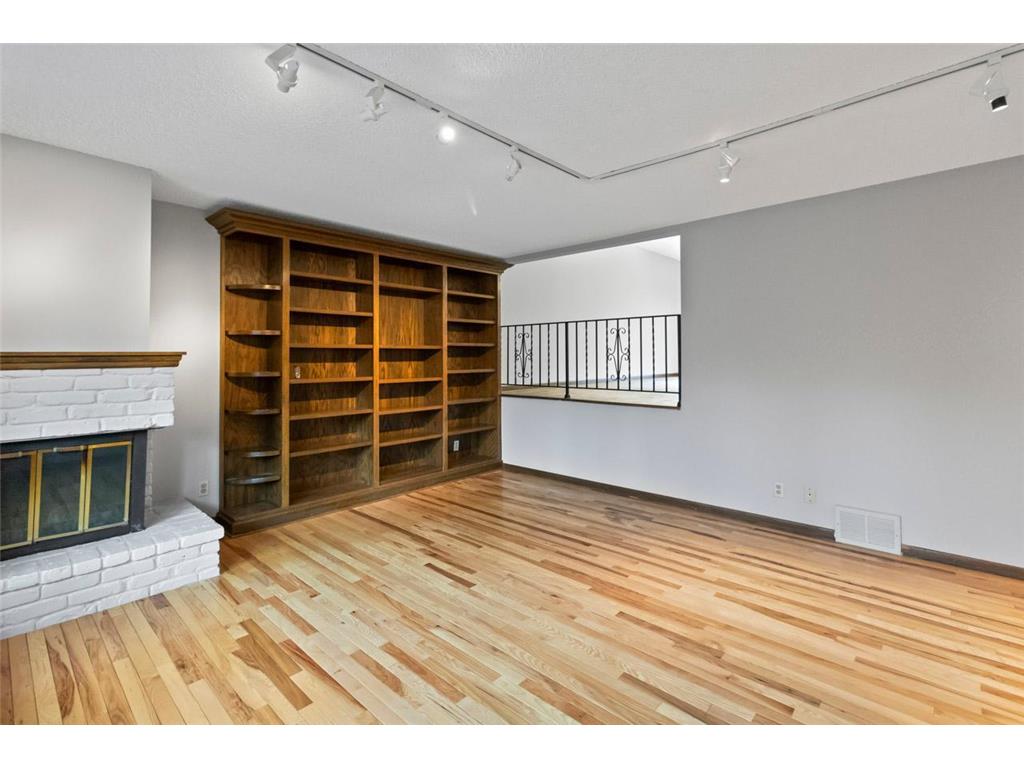 93 Birnamwood Drive Burnsville MN 55337 6482695 image1