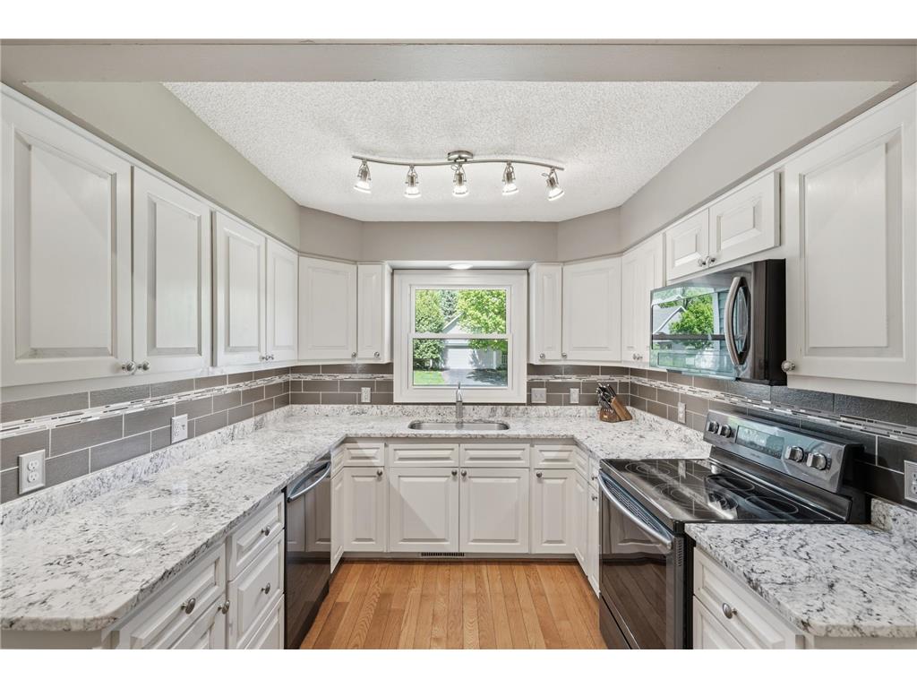 93 Castle Ridge Court Chanhassen MN 55317 7034129 image7
