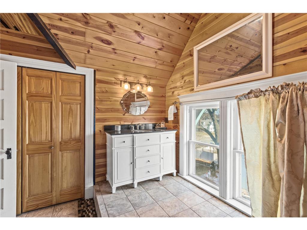 930 3rd Avenue Eau Claire WI 54703 7044182 image44