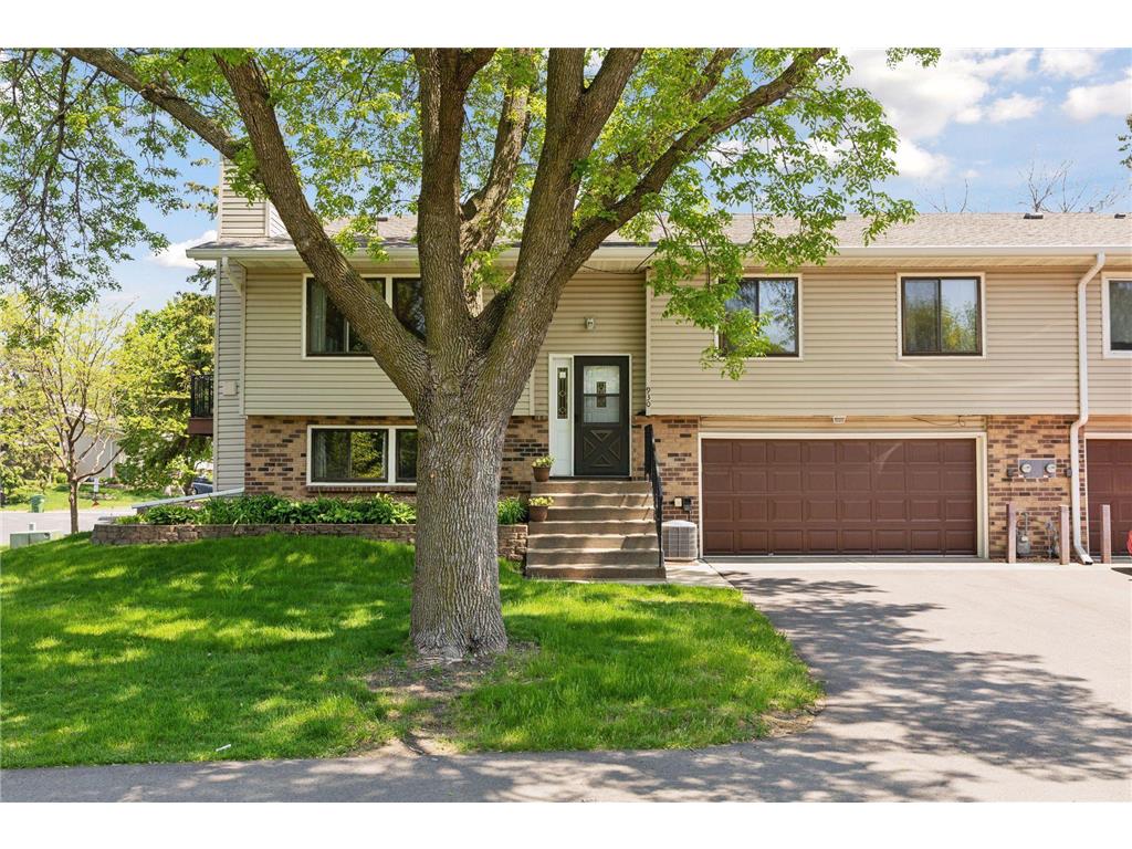 930 94th Avenue NE Blaine MN 55434 6535352 image1