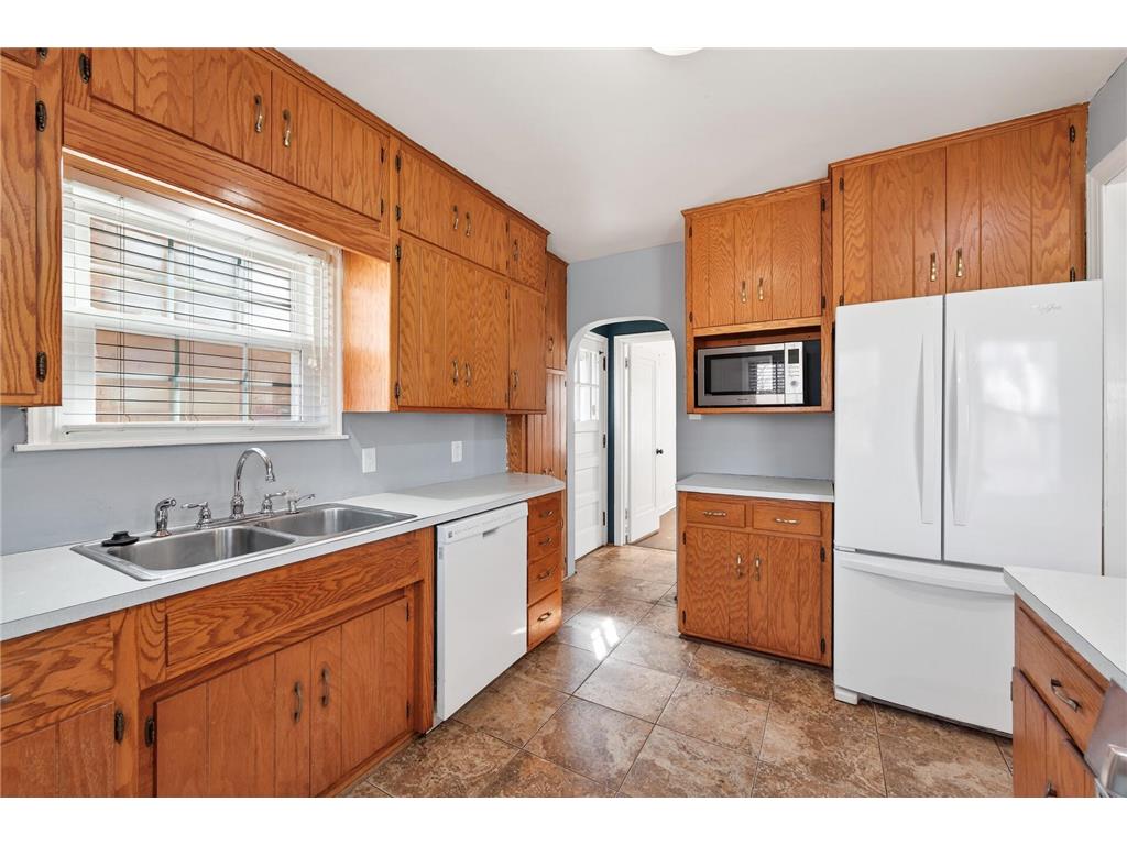 930 Hawthorne Avenue E Saint Paul MN 55106 7045093 image12