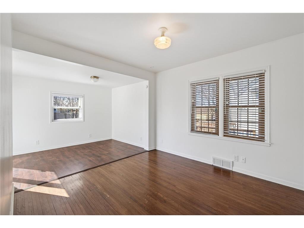 930 Hawthorne Avenue E Saint Paul MN 55106 7045093 image17