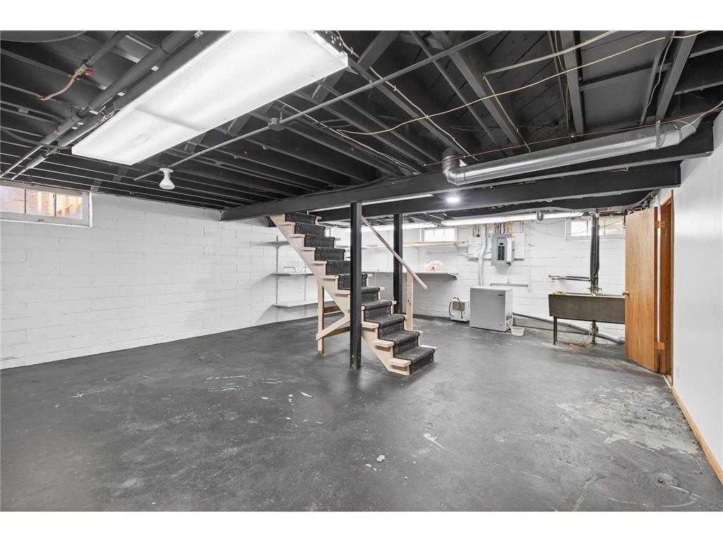 930 Hawthorne Avenue E Saint Paul MN 55106 7045093 image21