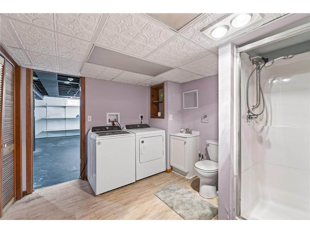 930 Hawthorne Avenue E Saint Paul MN 55106 7045093 image22
