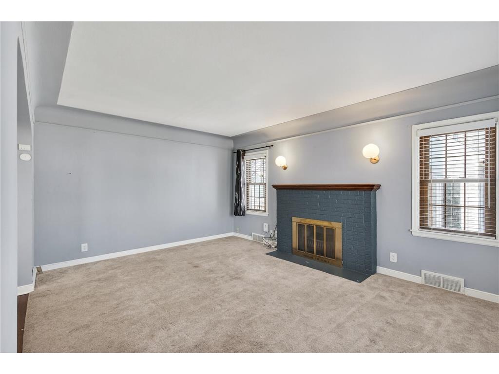 930 Hawthorne Avenue E Saint Paul MN 55106 7045093 image3