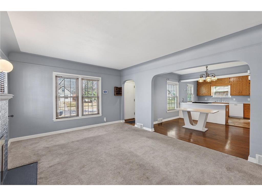 930 Hawthorne Avenue E Saint Paul MN 55106 7045093 image5