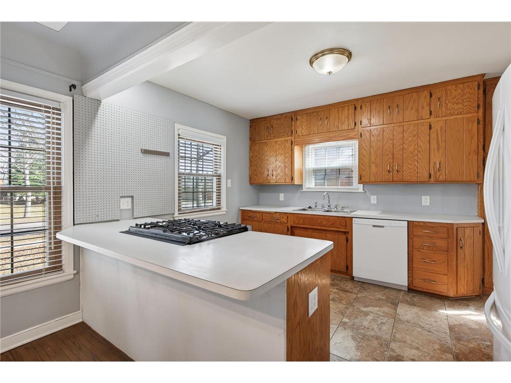 930 Hawthorne Avenue E Saint Paul MN 55106 7045093 image9