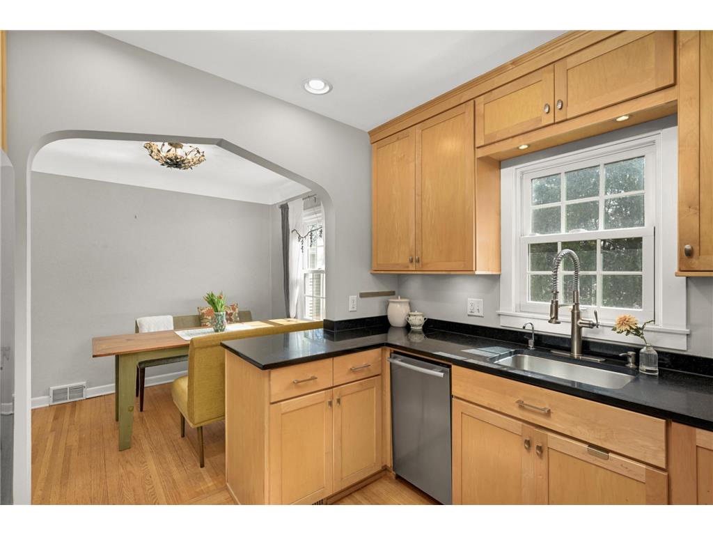 930 Nevada Avenue W Saint Paul MN 55117 7023702 image14