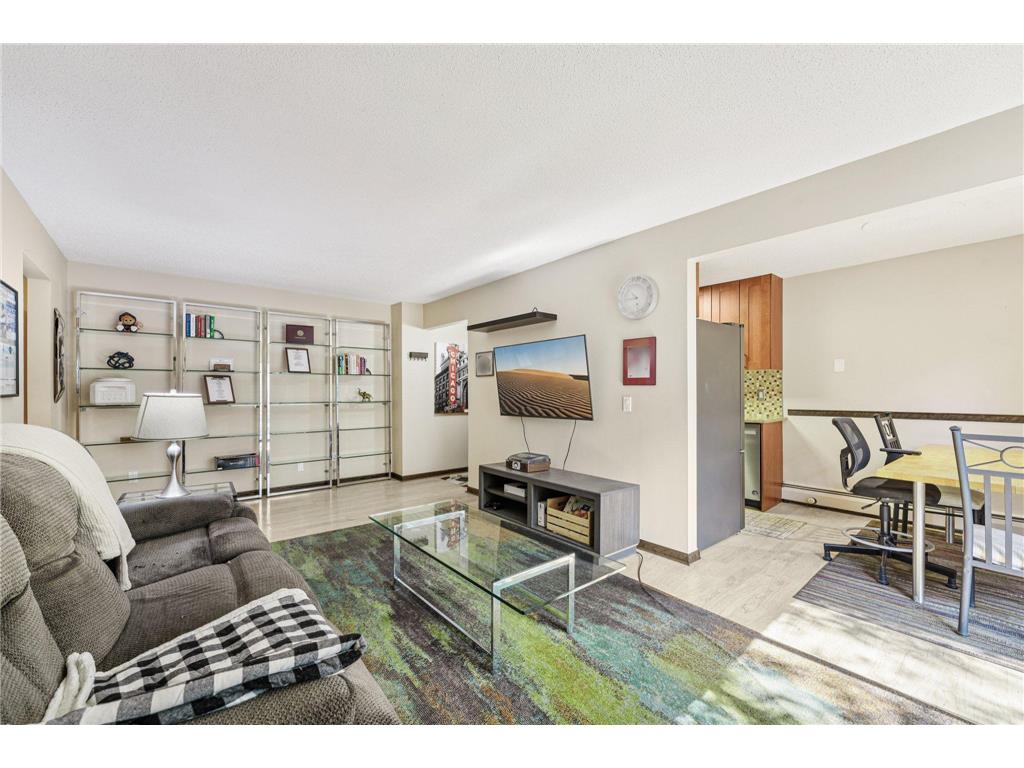 930 Westbrooke Way #4 Hopkins MN 55343 6807497 image2