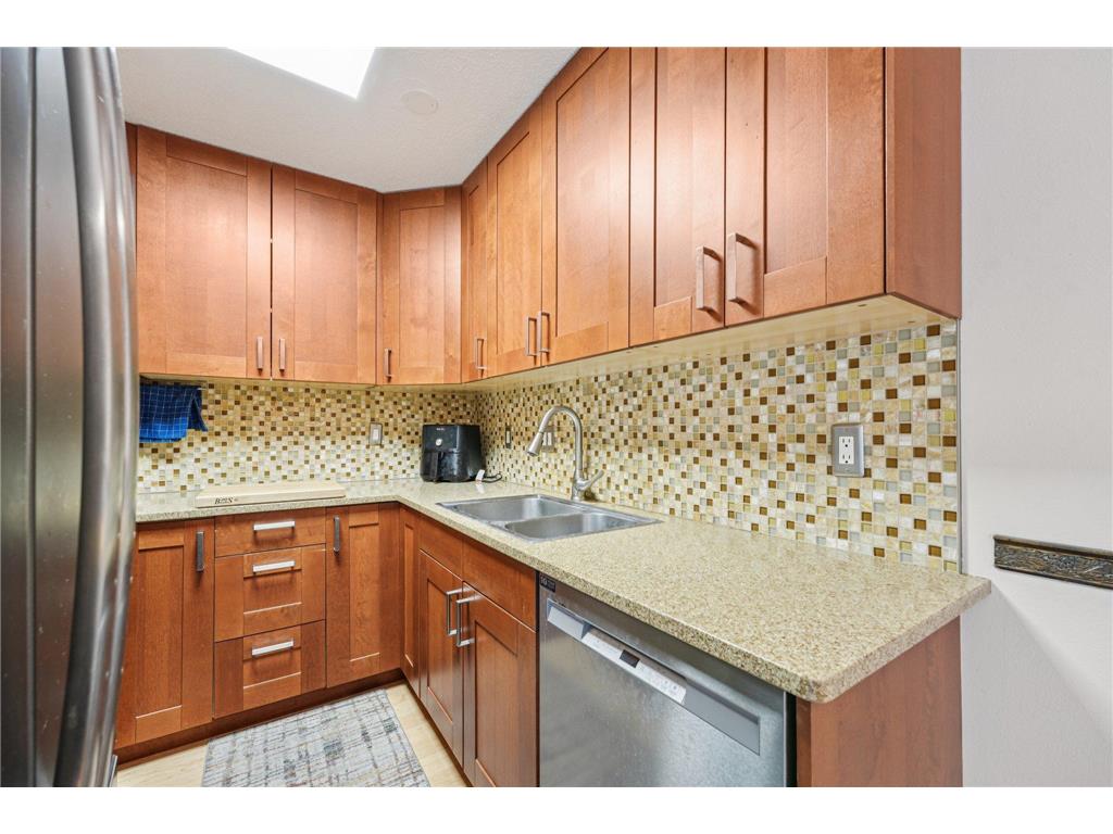 930 Westbrooke Way #4 Hopkins MN 55343 6807497 image22