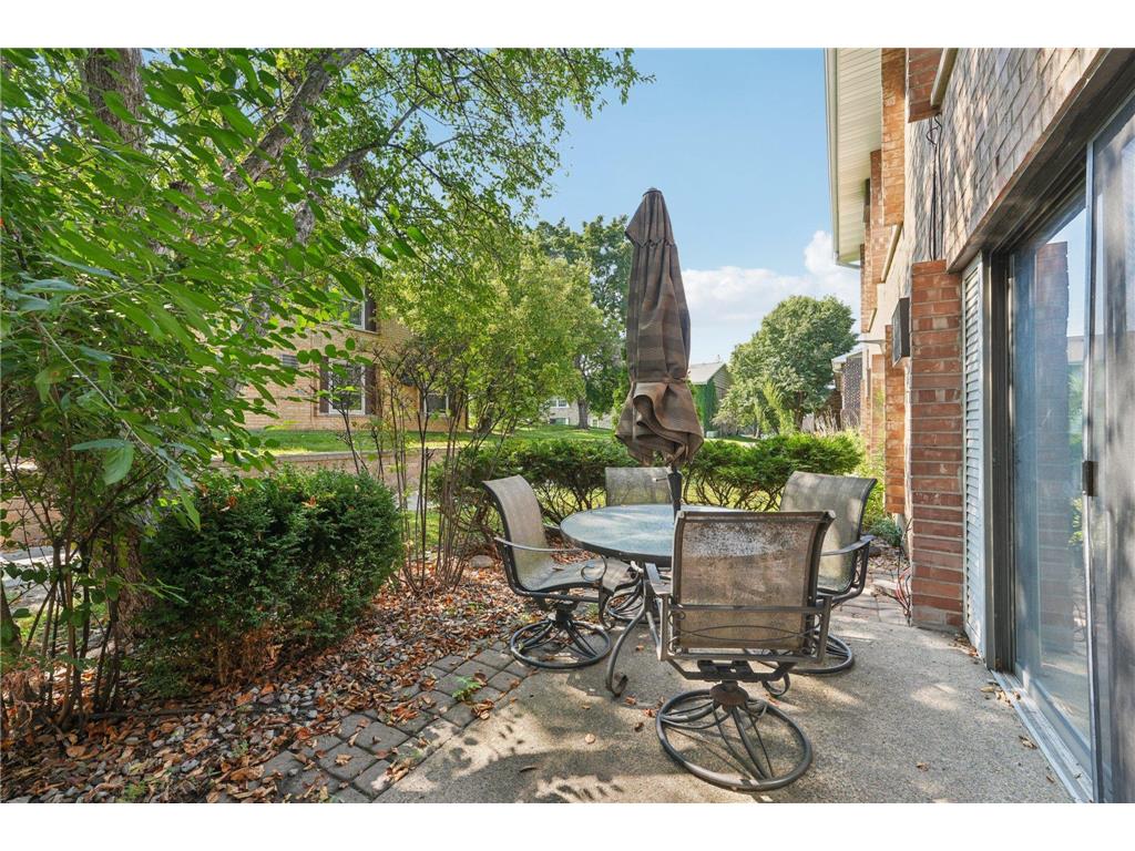 930 Westbrooke Way #4 Hopkins MN 55343 6807497 image32