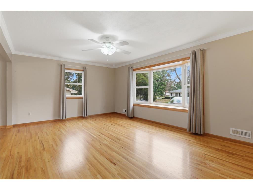 9306 Oakland Avenue S Bloomington MN 55420 7088966 image10