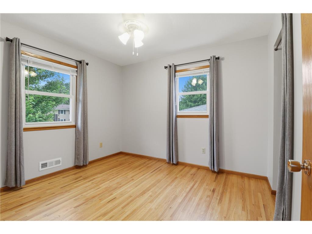 9306 Oakland Avenue S Bloomington MN 55420 7088966 image14