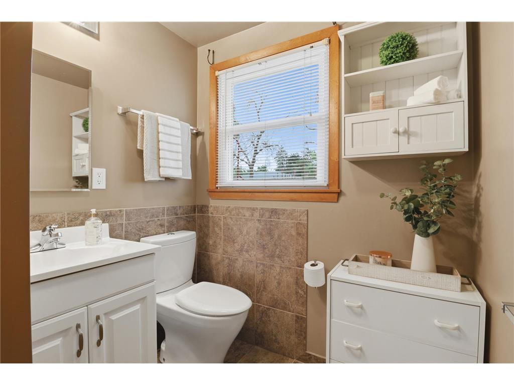 9306 Oakland Avenue S Bloomington MN 55420 7088966 image17