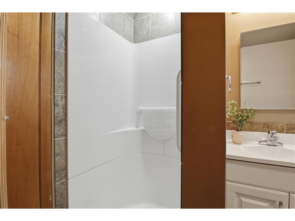 9306 Oakland Avenue S Bloomington MN 55420 7088966 image18