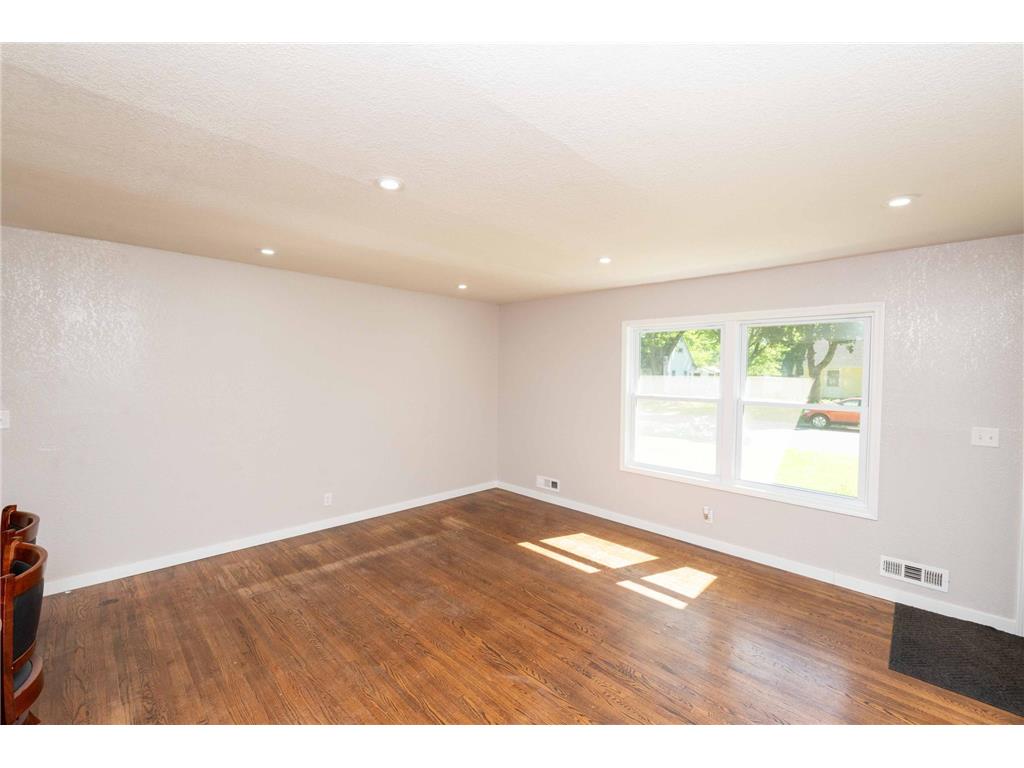 9306 Stevens Avenue S Bloomington MN 55420 7039577 image22