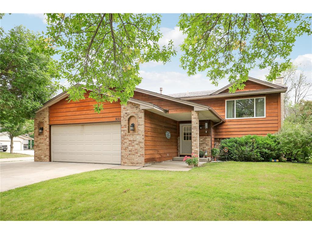 9311 Thomas Avenue N Brooklyn Park MN 55444 7033959 image1
