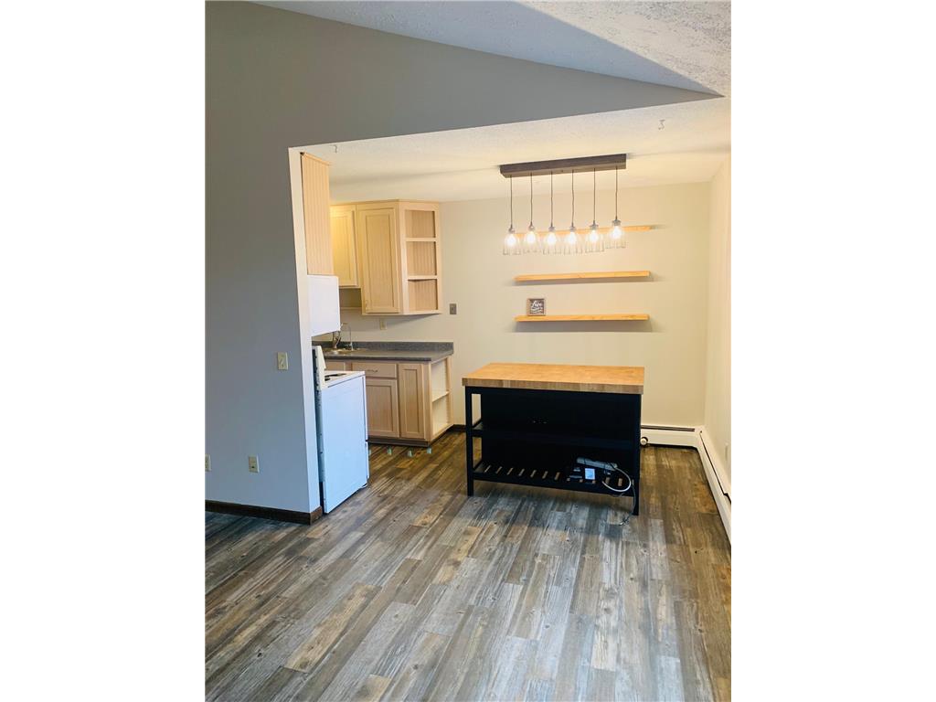 932 Westbrooke Way #8 Hopkins MN 55343 7015286 image5