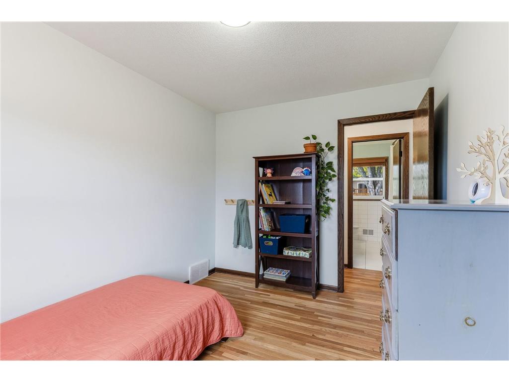 9324 30th Avenue N New Hope MN 55427 7043586 image15