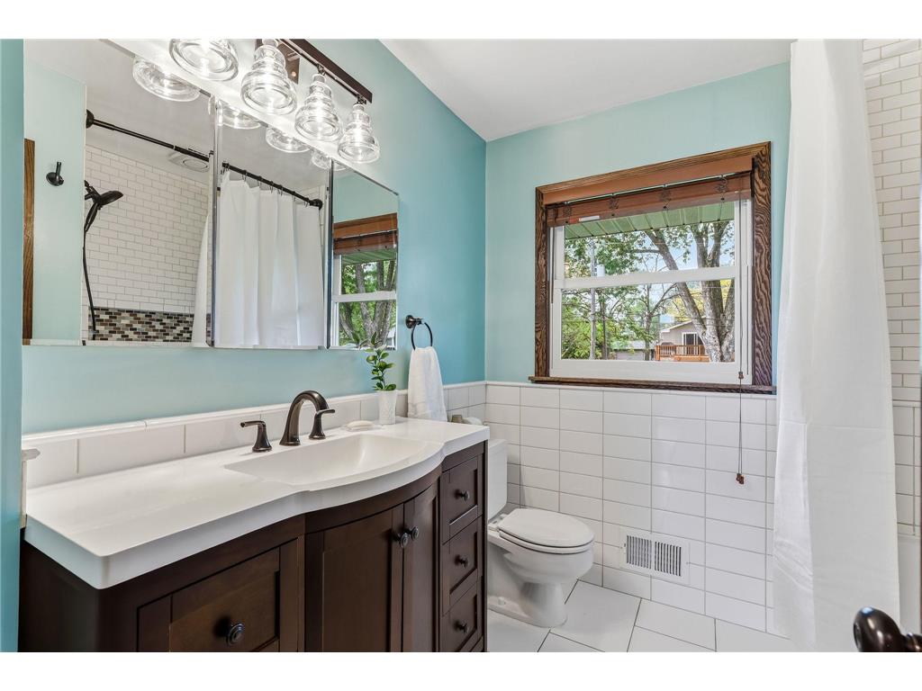 9324 30th Avenue N New Hope MN 55427 7043586 image18