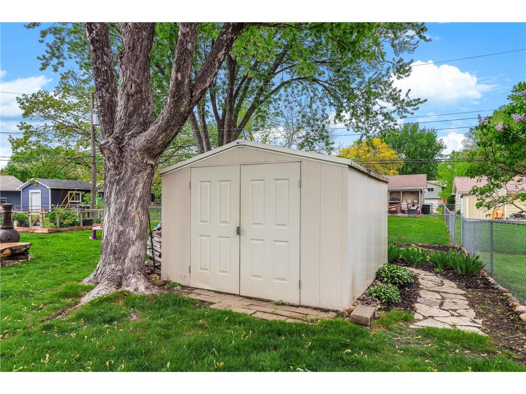 9324 30th Avenue N New Hope MN 55427 7043586 image32