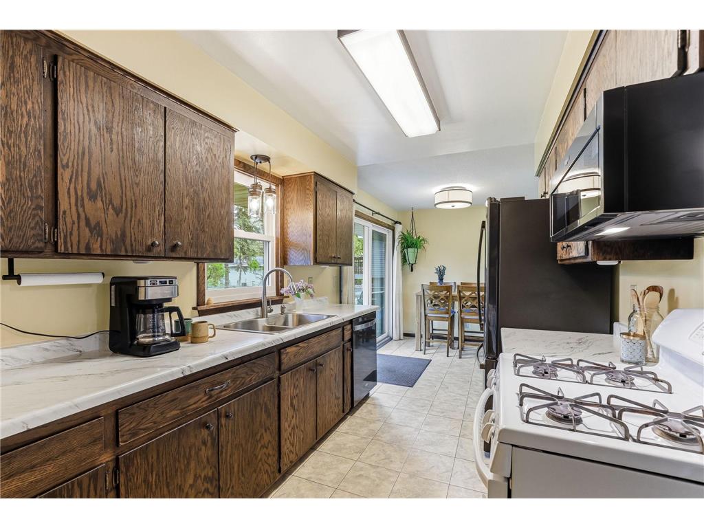 9324 30th Avenue N New Hope MN 55427 7043586 image9