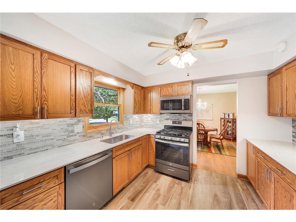 9325 31st Avenue N New Hope MN 55427 7093258 image17